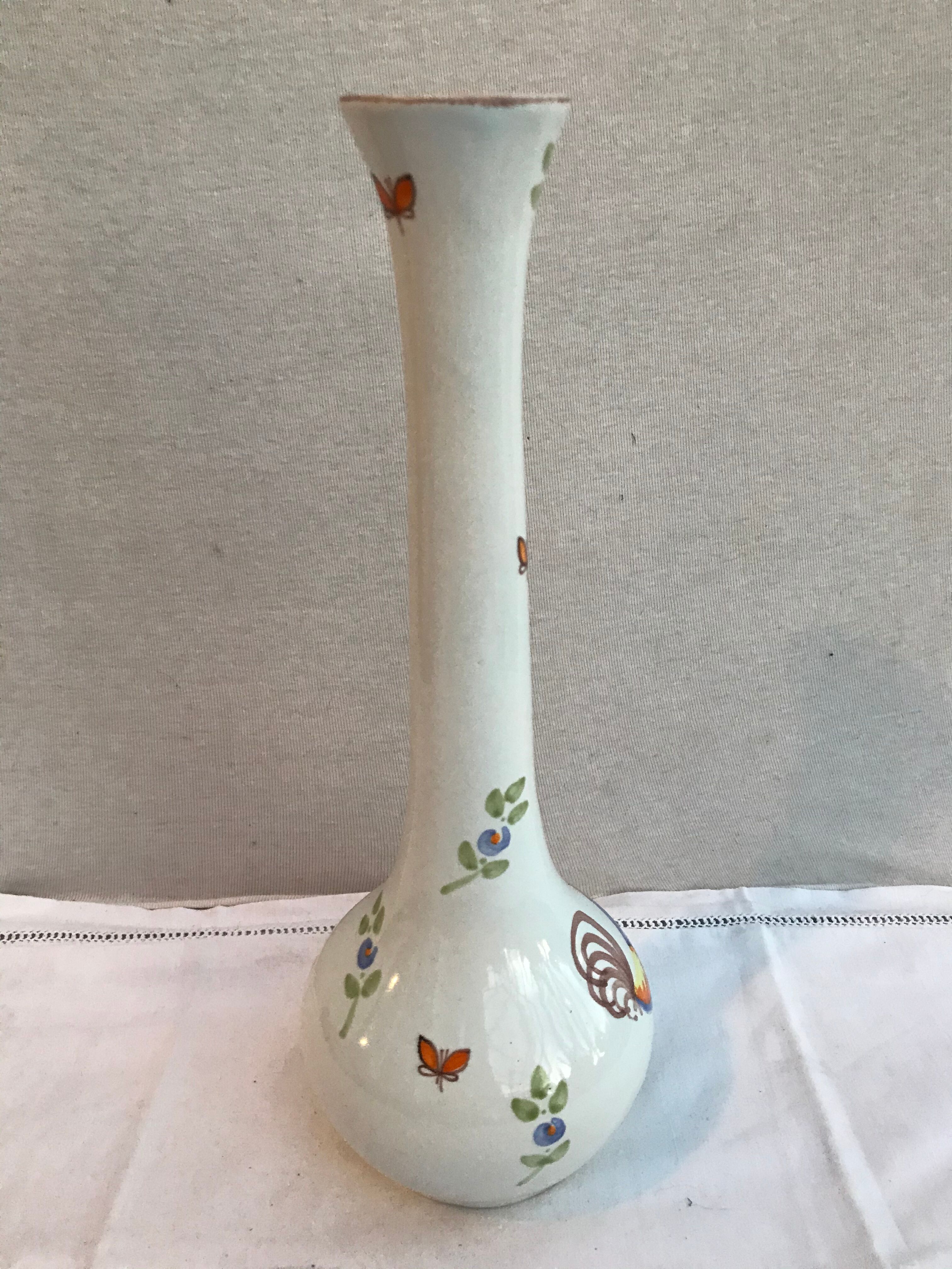 Former moustiers style vase