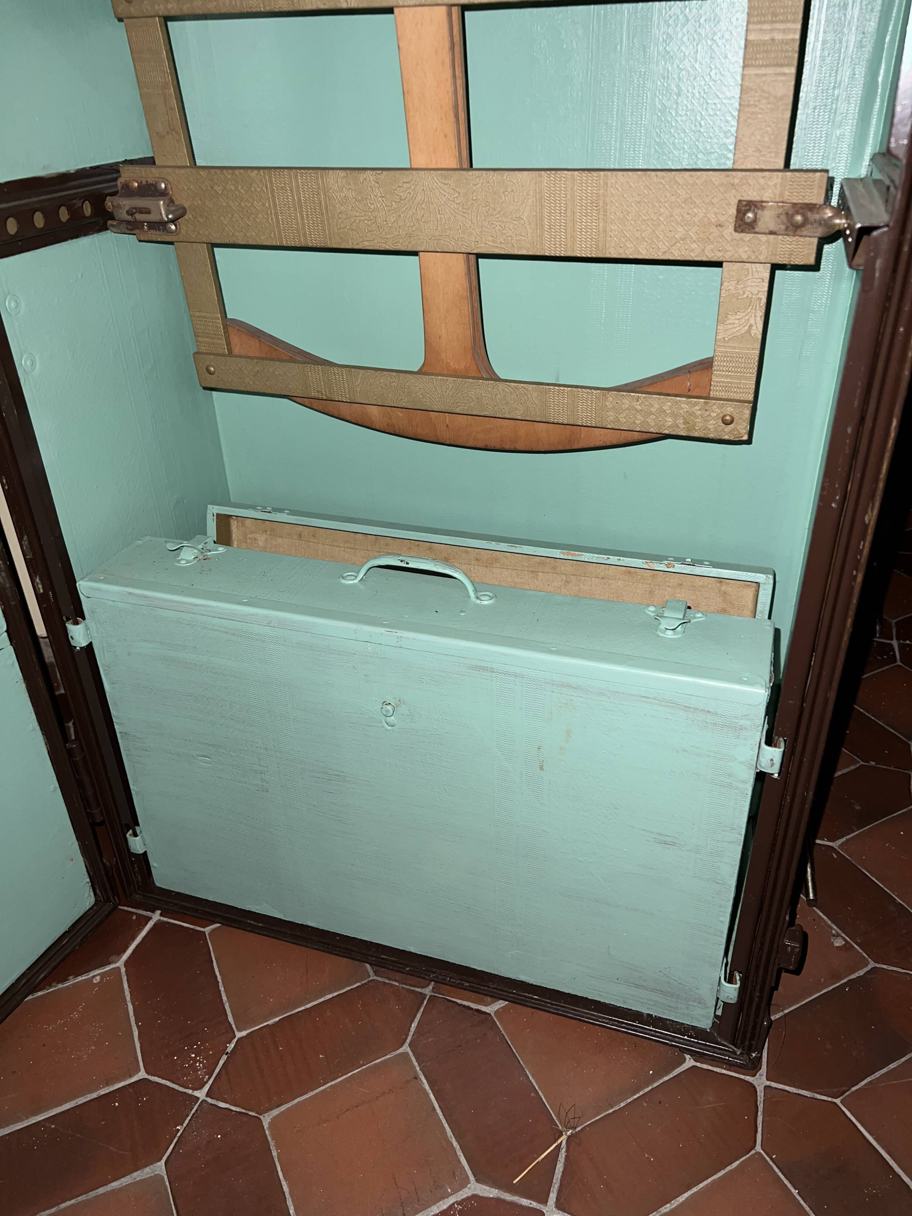 Malle de cabine ancienne avec son intérieur marque Mendel Trunx