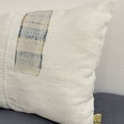 Coussin artisanal en toile ancienne style Kilim