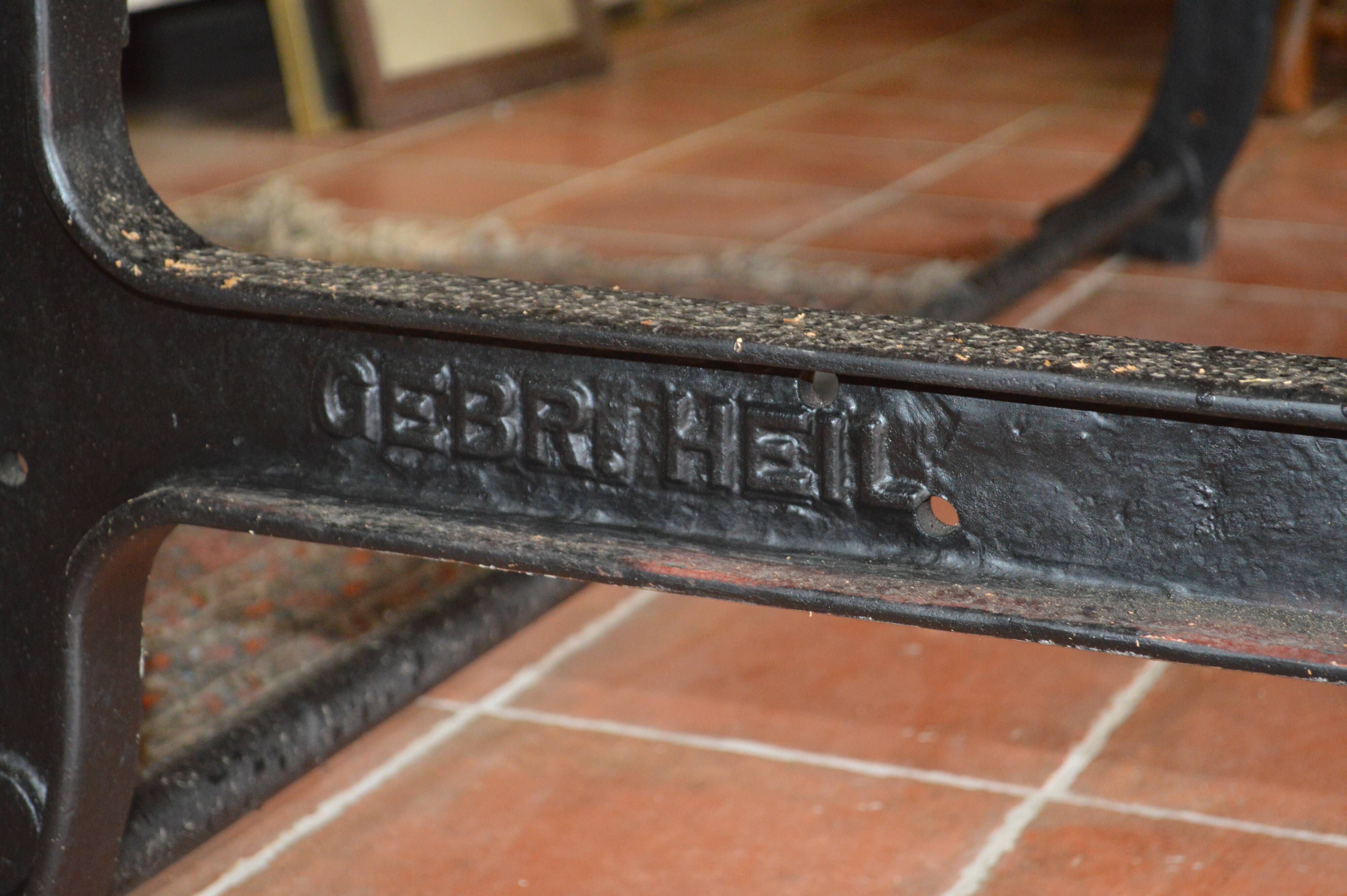 Industrial table cast iron and wooden tray