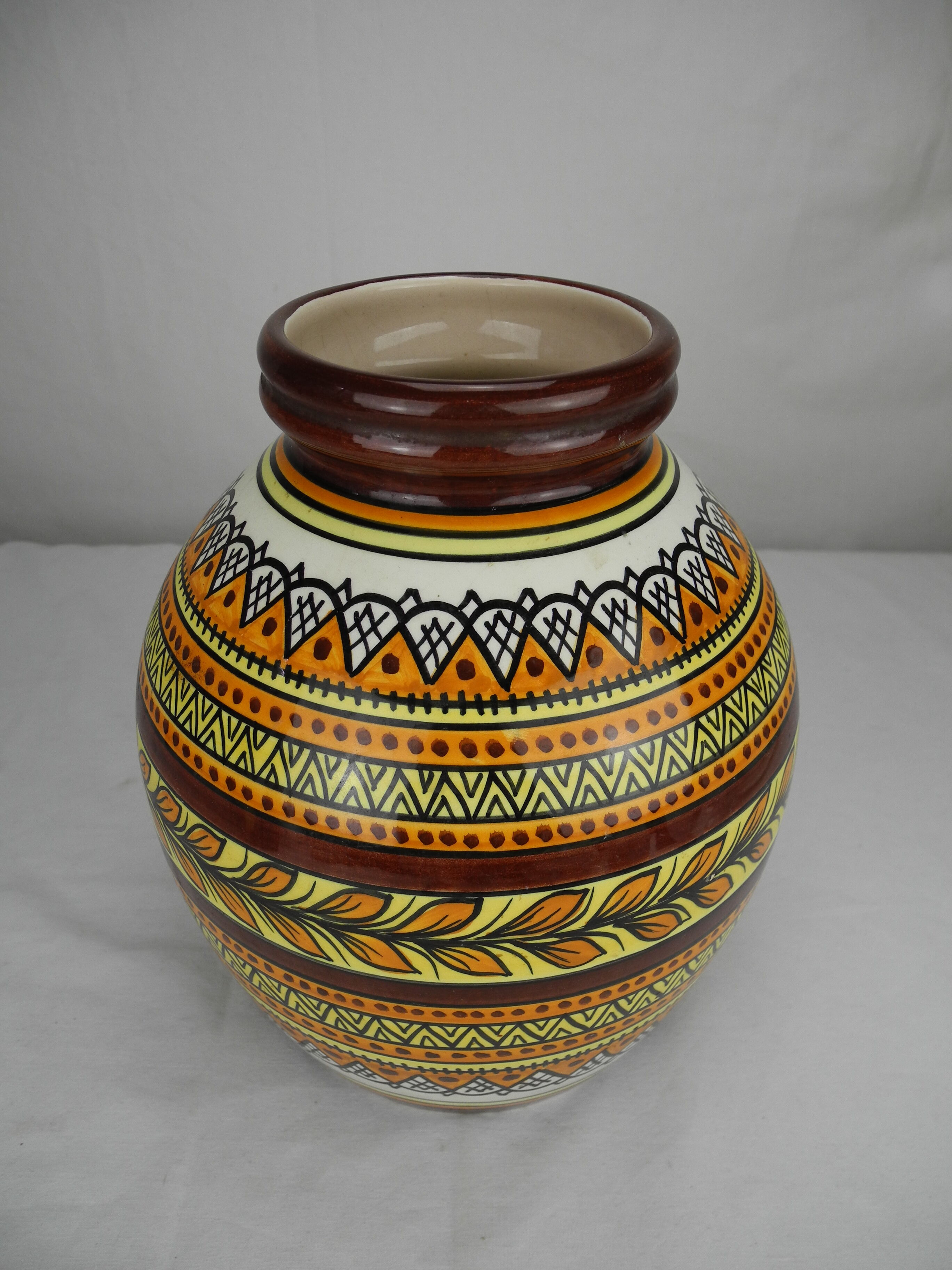 Old Henriot Quimper vase, vintage decor