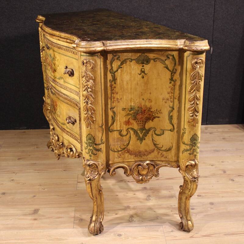 Venetian commode in Baroque style from the 20th century