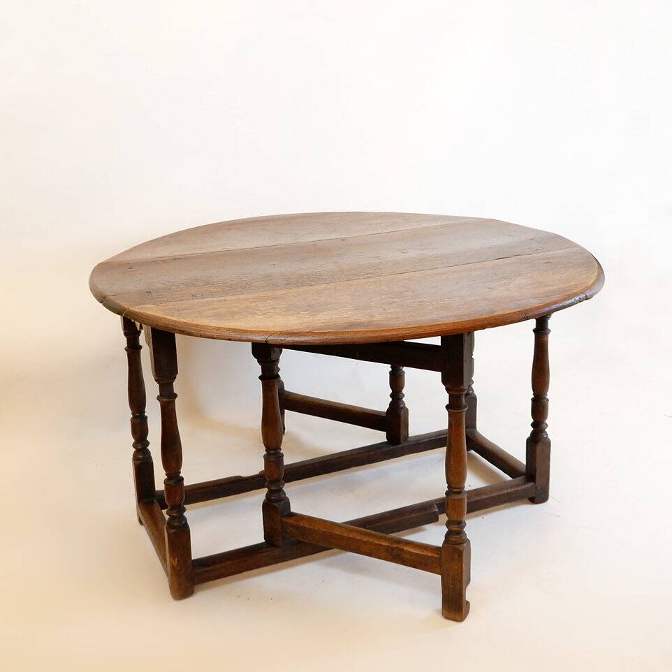 19th century English drop-leaf table with turned legs