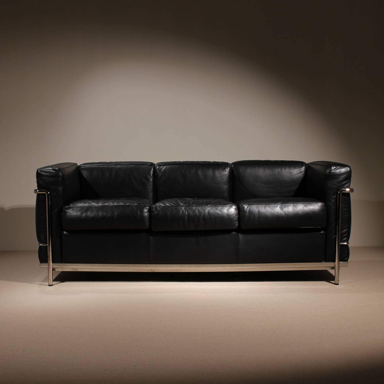 3-Seater Sofa ‚LC2‘ by Le Corbusier, P. Jeanneret, C. Perriand for Cassina