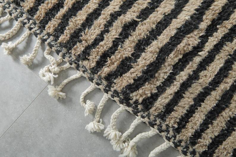 Handwoven Moroccan rug - wool - 305 x 205 cm