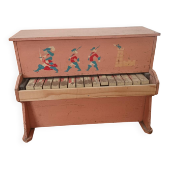 Old toy piano