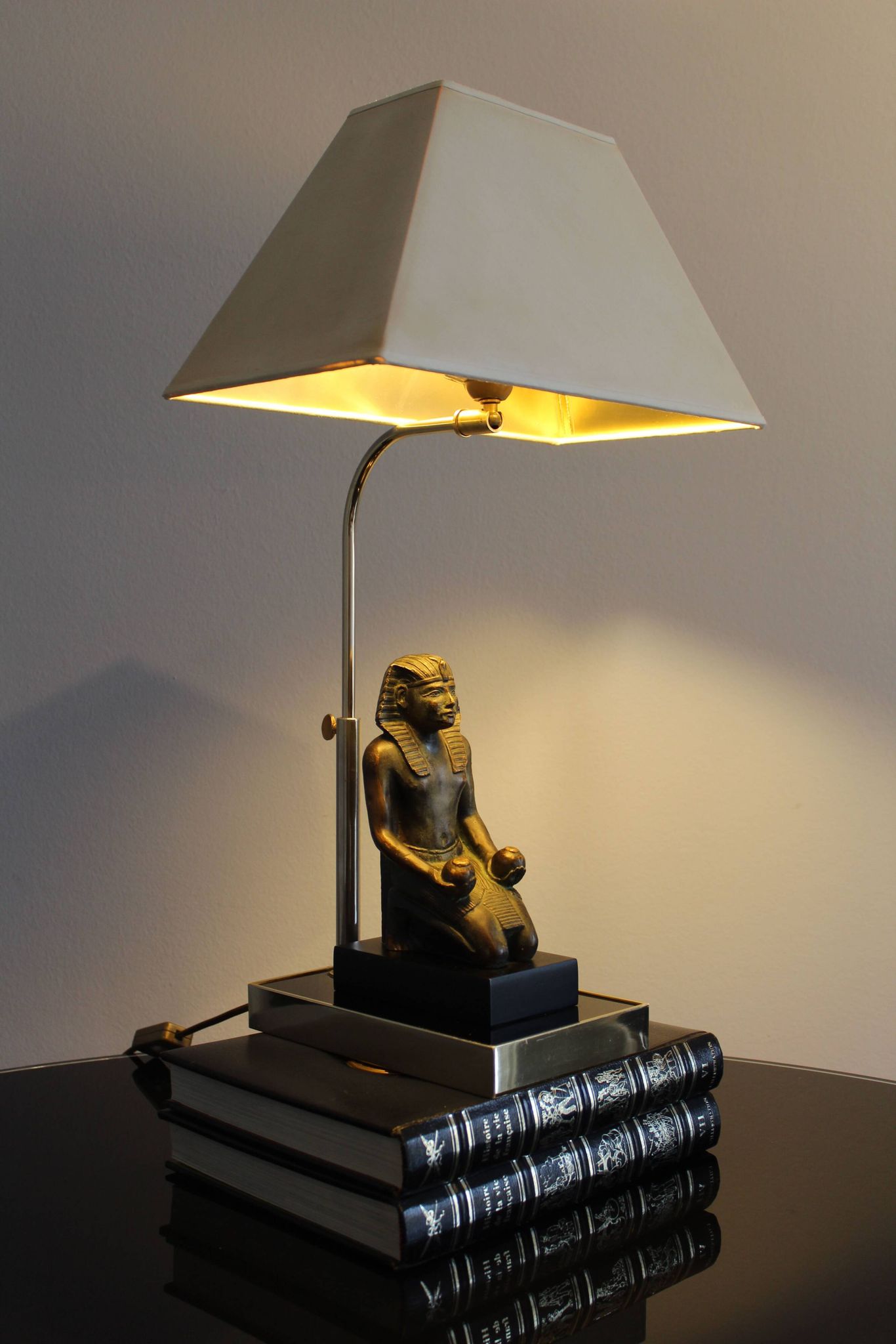Lampe de table Hollywood Regency décor Pharaon, années 1070