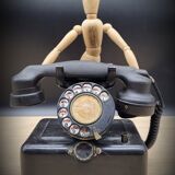 Bakelite phone 13