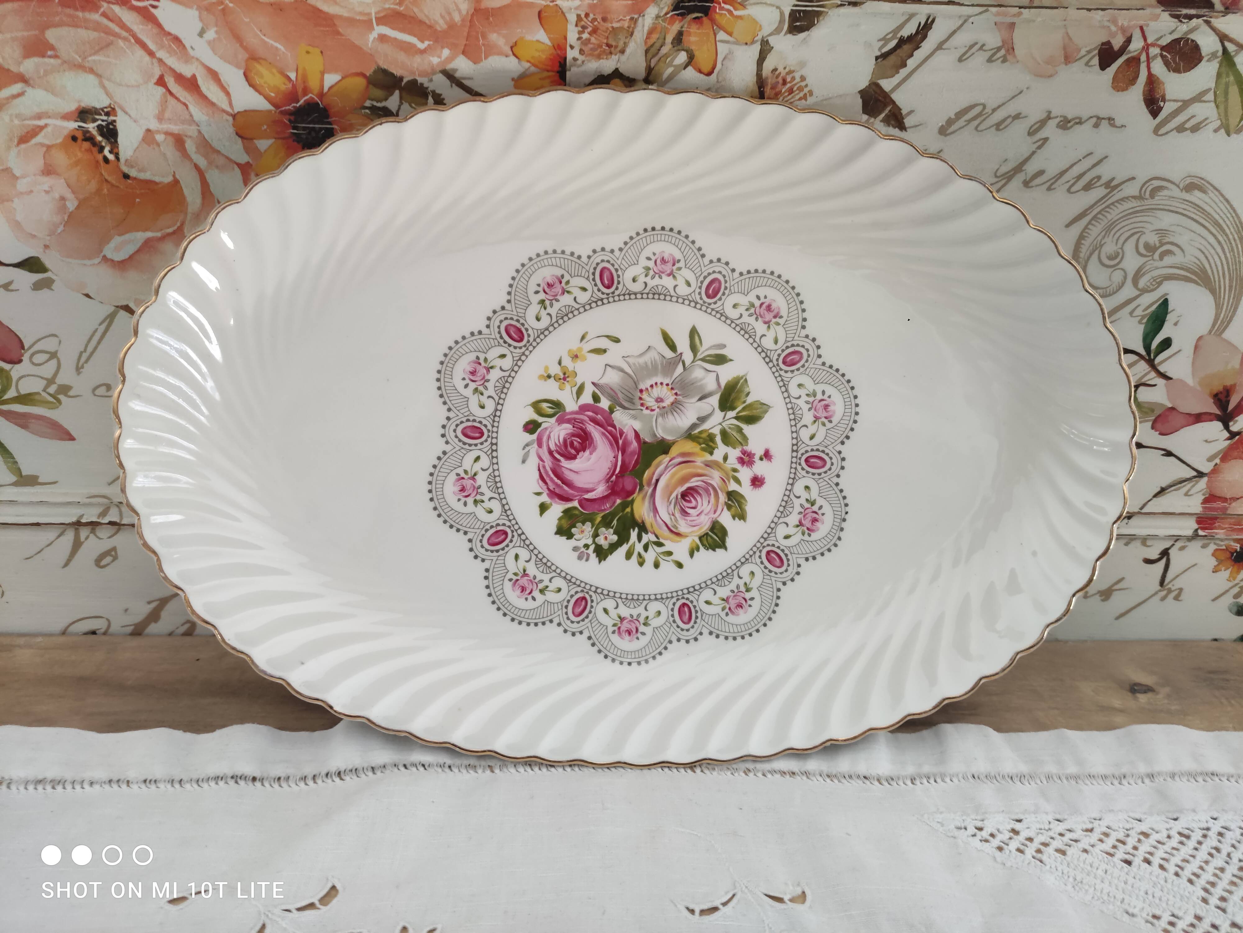 Large oval flat K&G Lunéville model Tradition