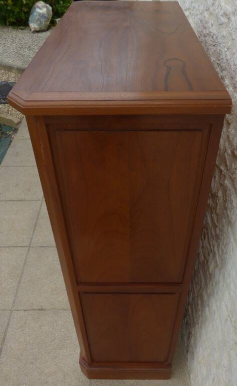 Weekly chest of drawers with secret shelf and its 7 drawers, made in the old-fashioned way from solid wood with knob