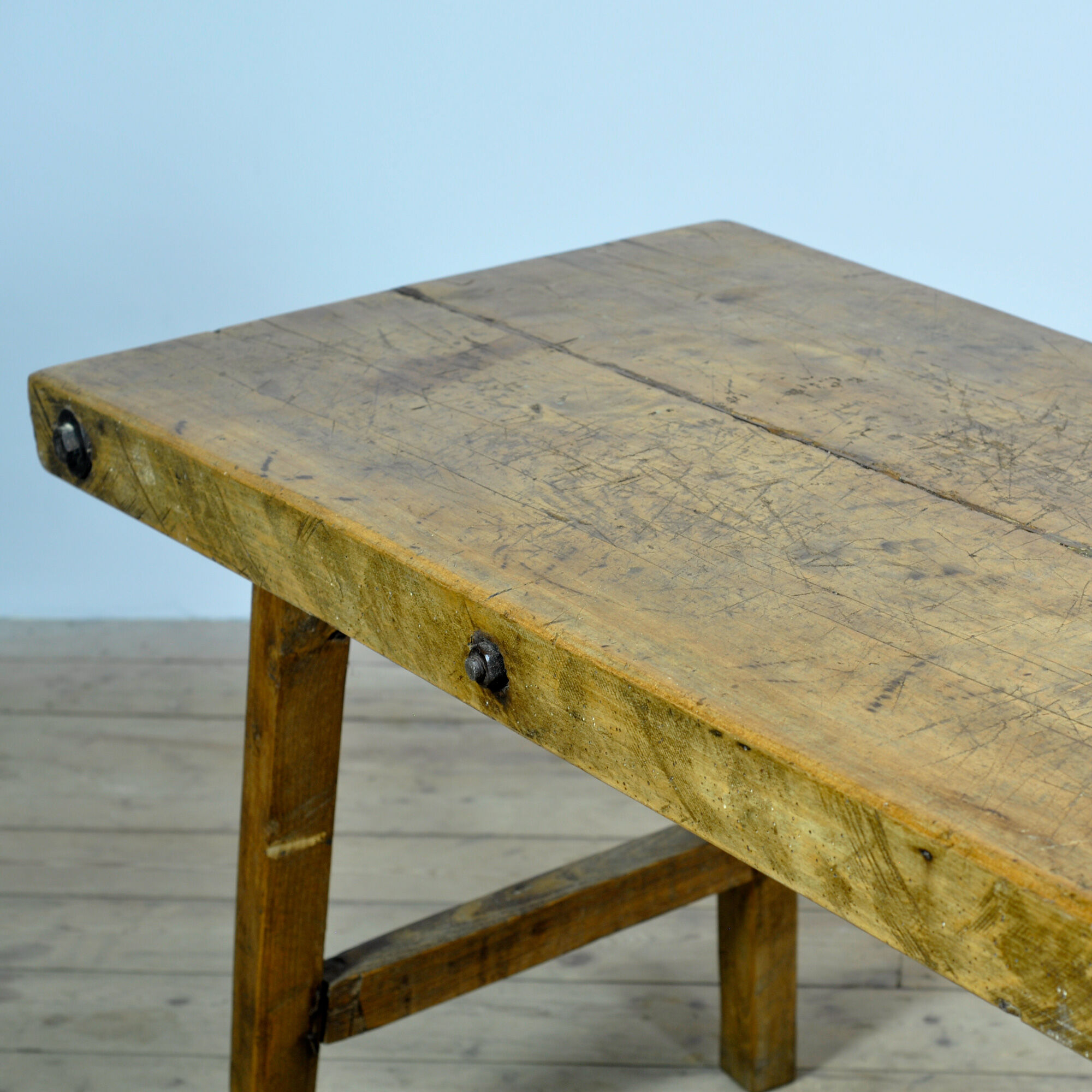 Table de boucher en chêne, vers 1920