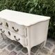 Commode blanche de style Louis XV