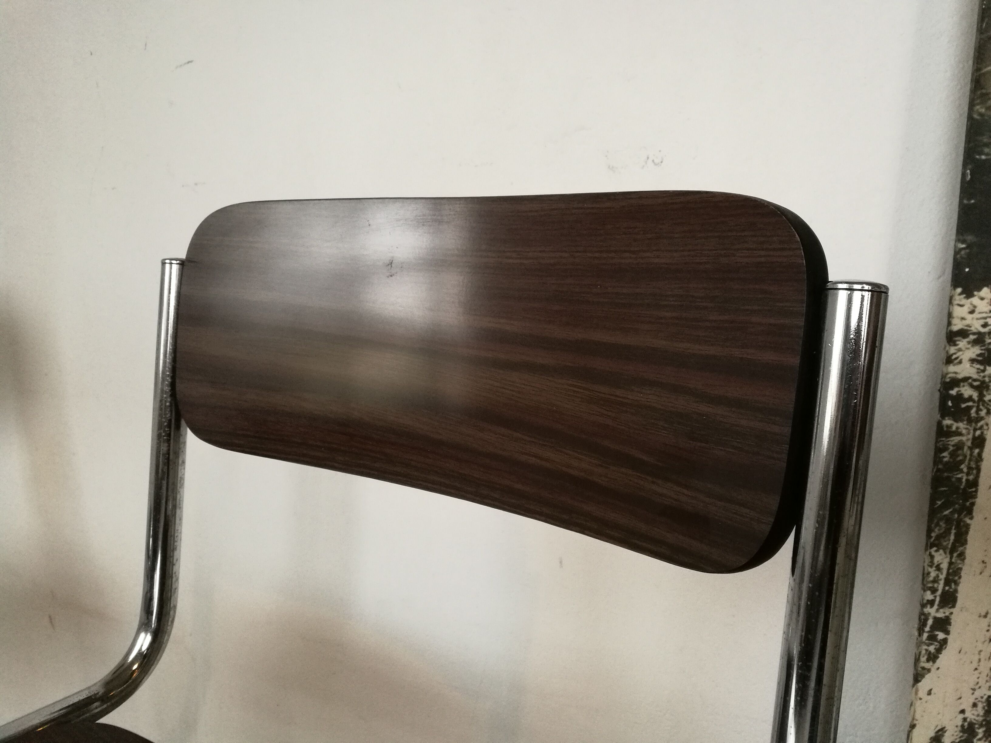 Pair of cantilever chairs from the 80s bauhaus style
