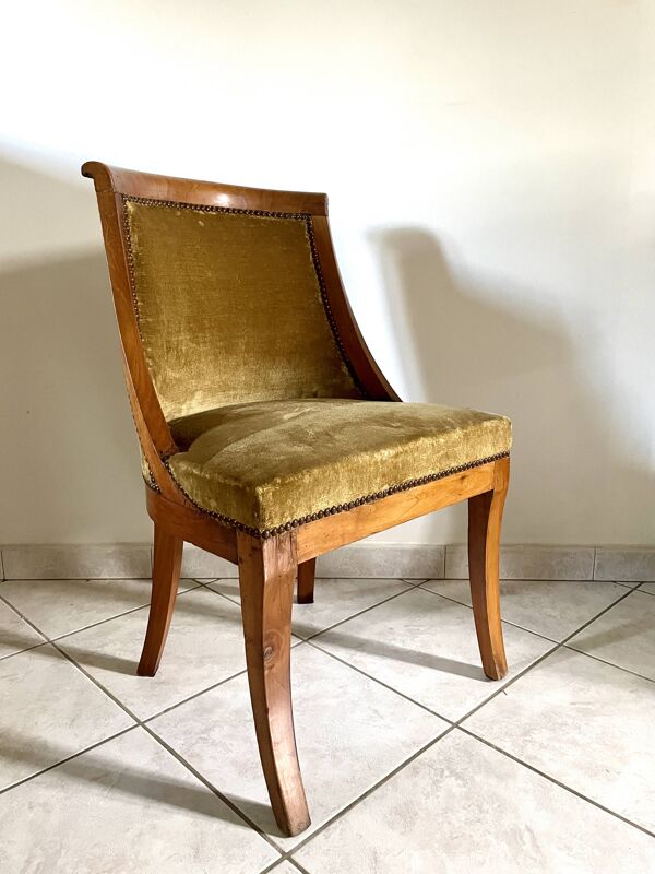 Chaise gondole en velours côtelé jaune moutarde