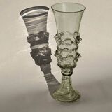 paire de flûtes à champagne en verre vert - points