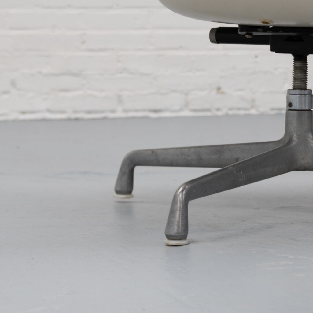 Eames Loose Cushion EC176 Chair Herman Miller 1970s