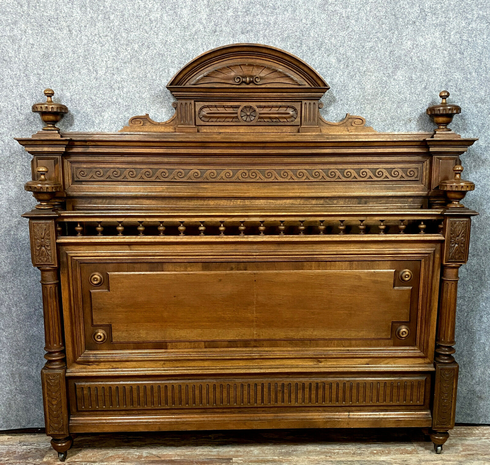Louis XVI bed from center in walnut and bramble around 1850