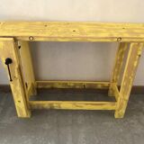 Yellow patinated establishment