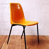 Chaise de collectivité jaune, vintage