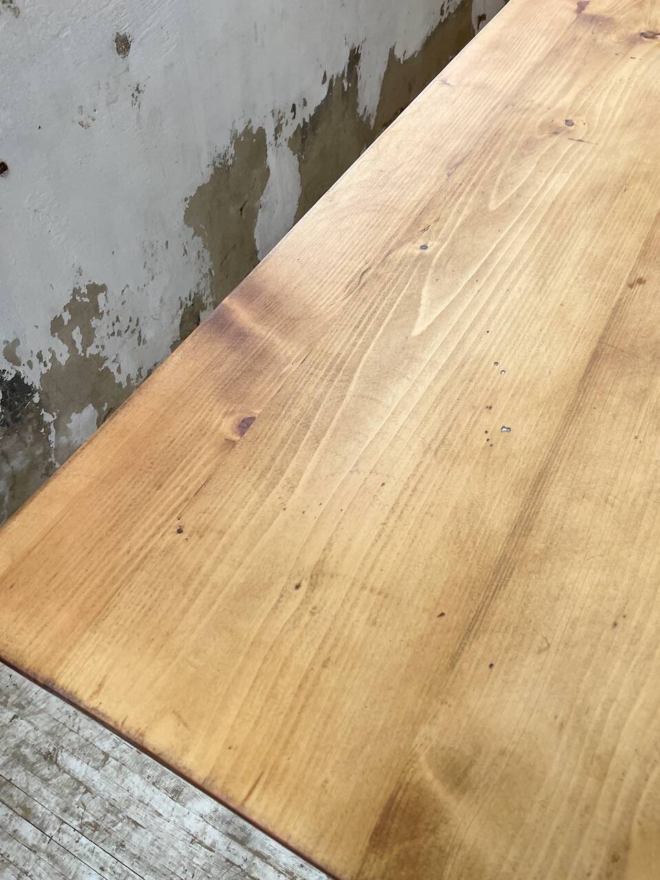 Farmhouse table with spindle legs 2.50m