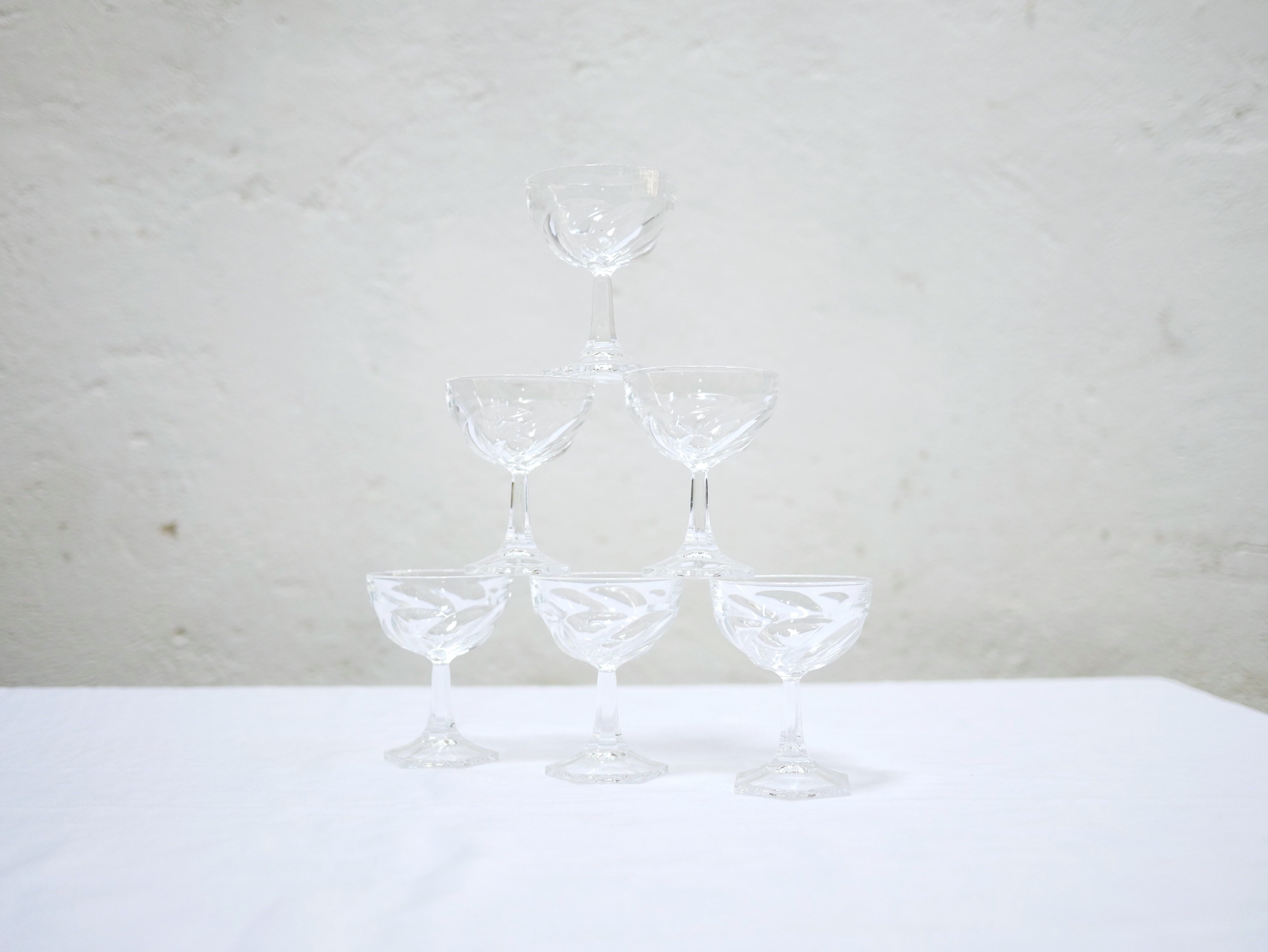 Series of 6 vintage crystal champagne glasses