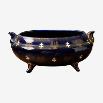 Pot bleu 'Lunéville' décoré d’une crête et d’une finition dorée