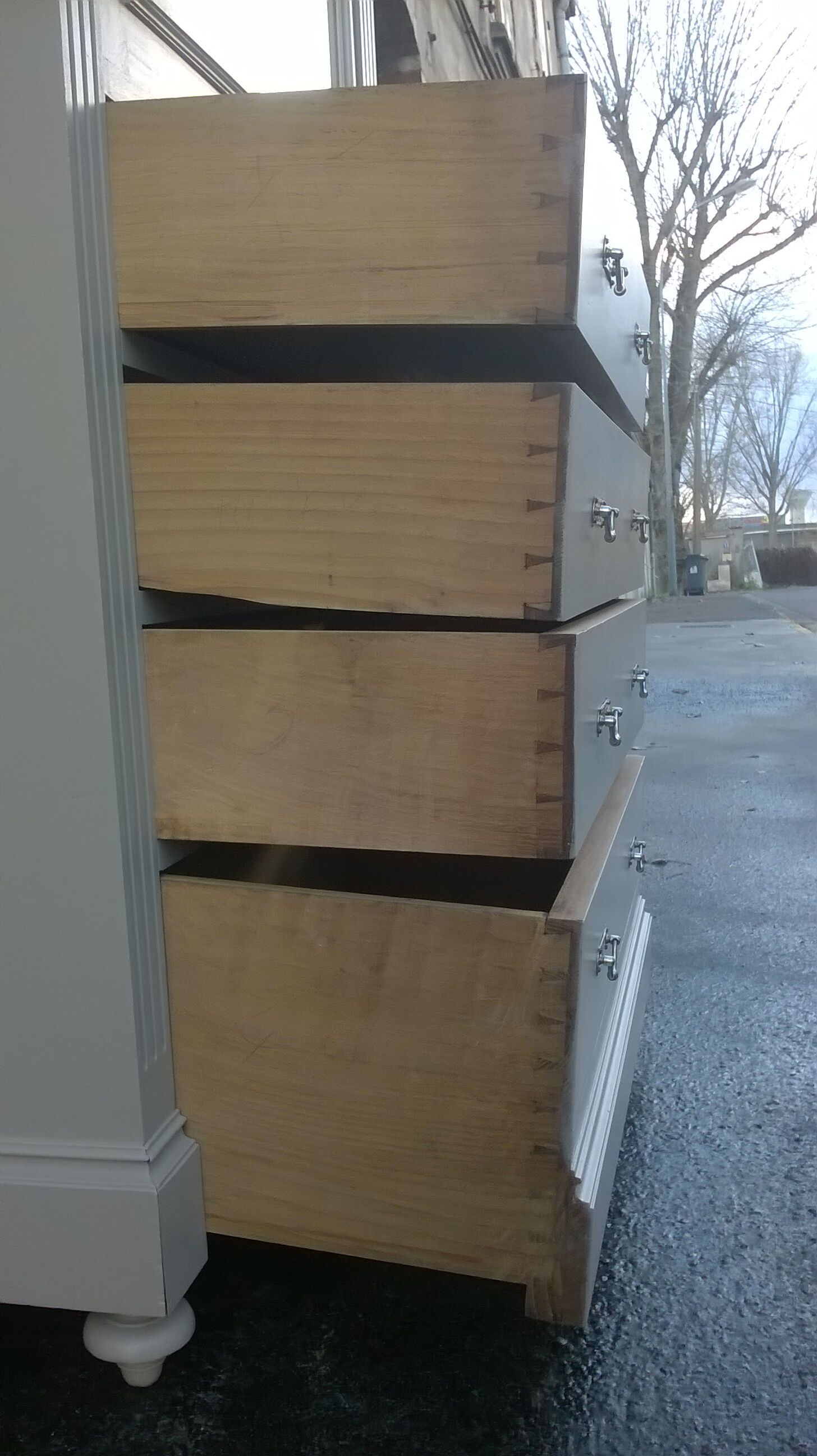 Parisian hotel wardrobe from the 1930s