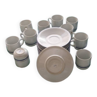 Set of 10 cups and saucers Total