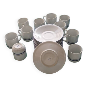 Lot de 10 tasses et sous tasses Total