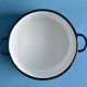 Paire de petites casseroles vintage en tôle émaillée bleues