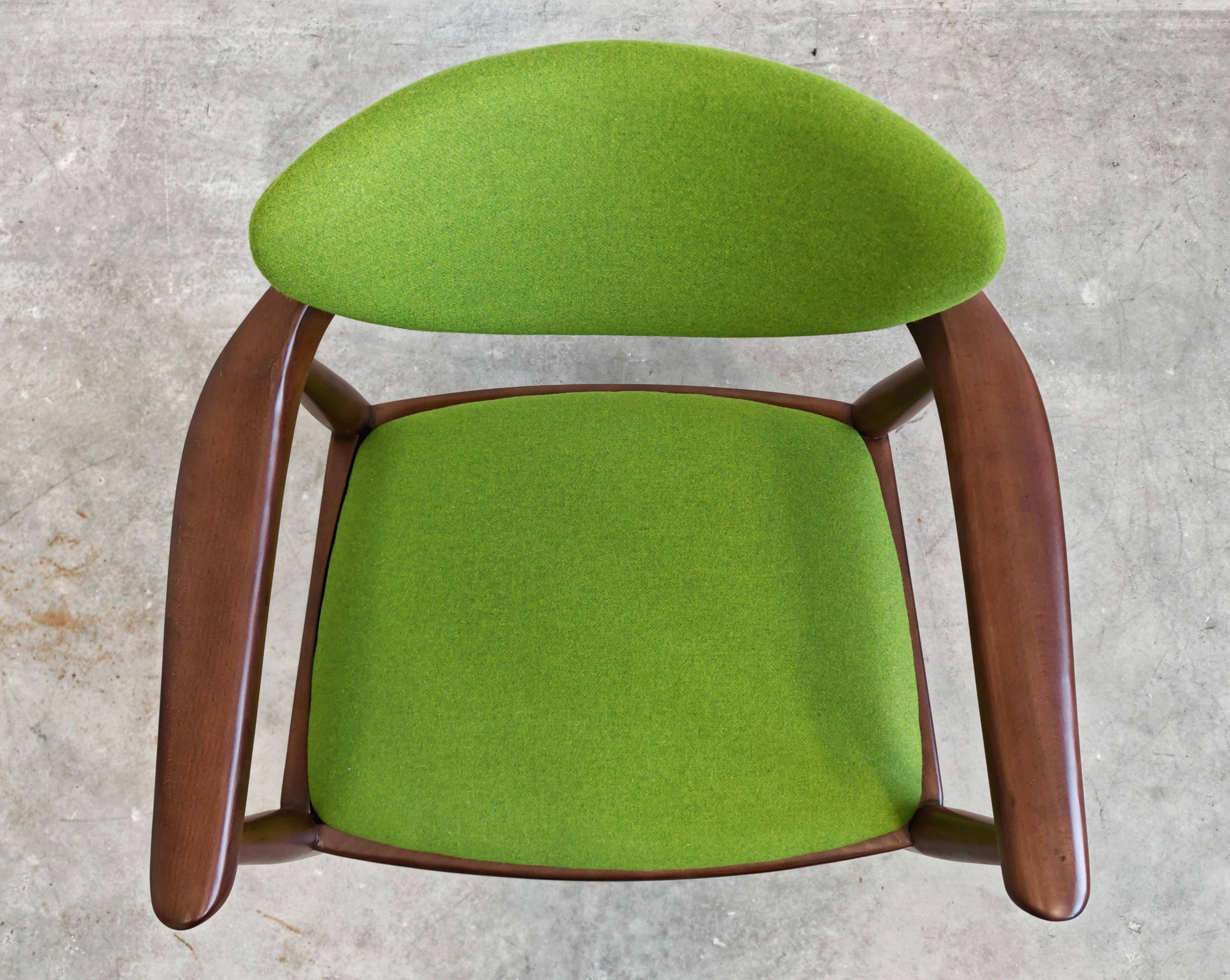MCM dining chair with armrests by Bernardo Bernardi 1960s