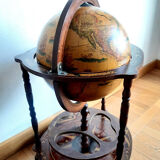 Vintage world map bar