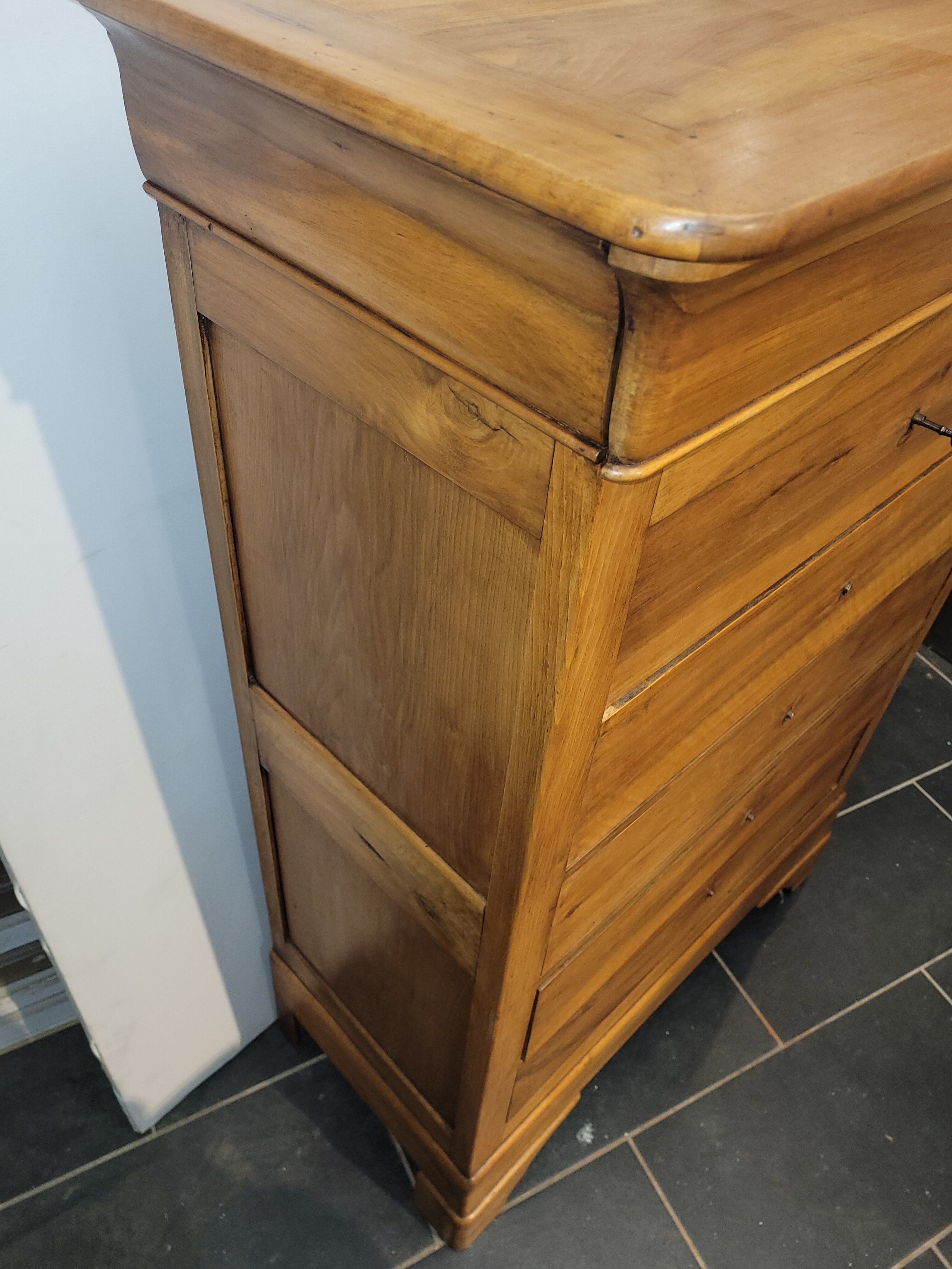Louis Philippe style chiffonnier in walnut