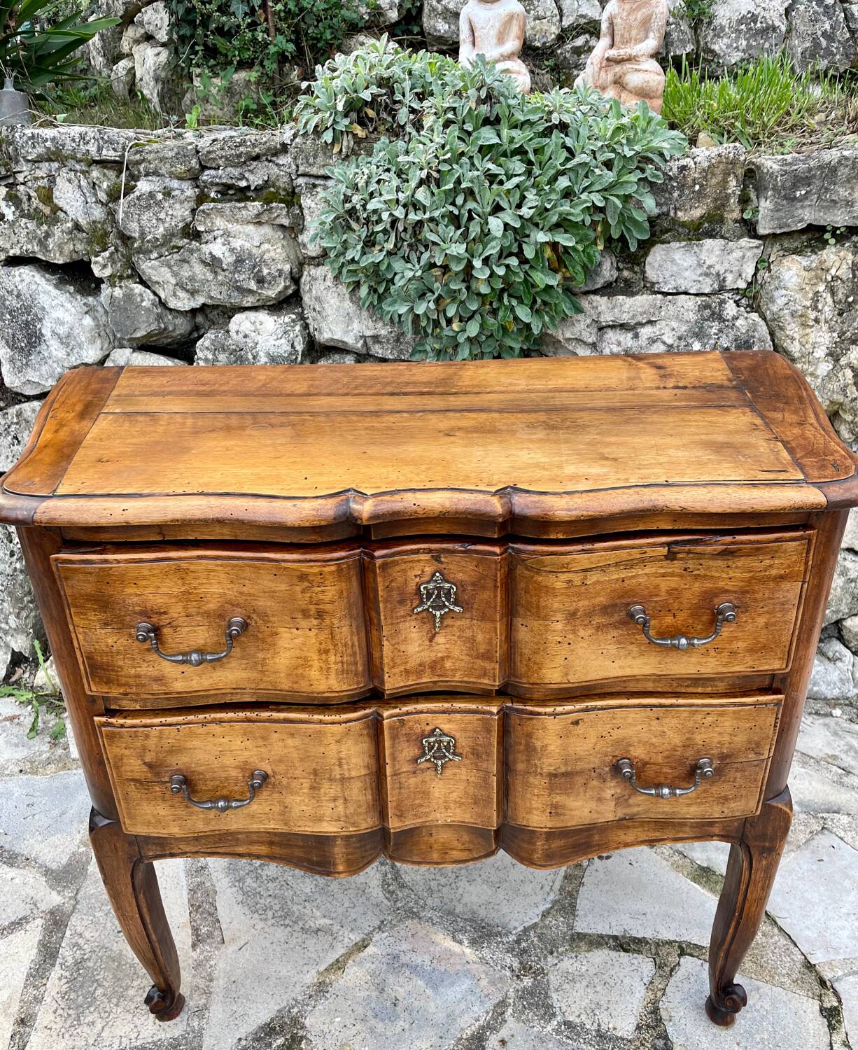 Petite commode en noyer d’époque louis xvi  18 eme siècle