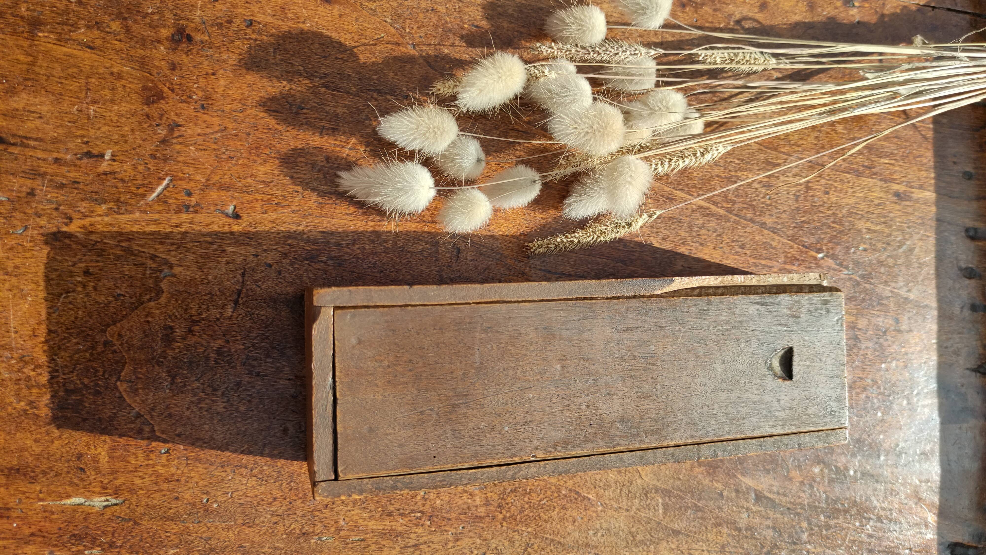 Game of ancient dominoes with its original box