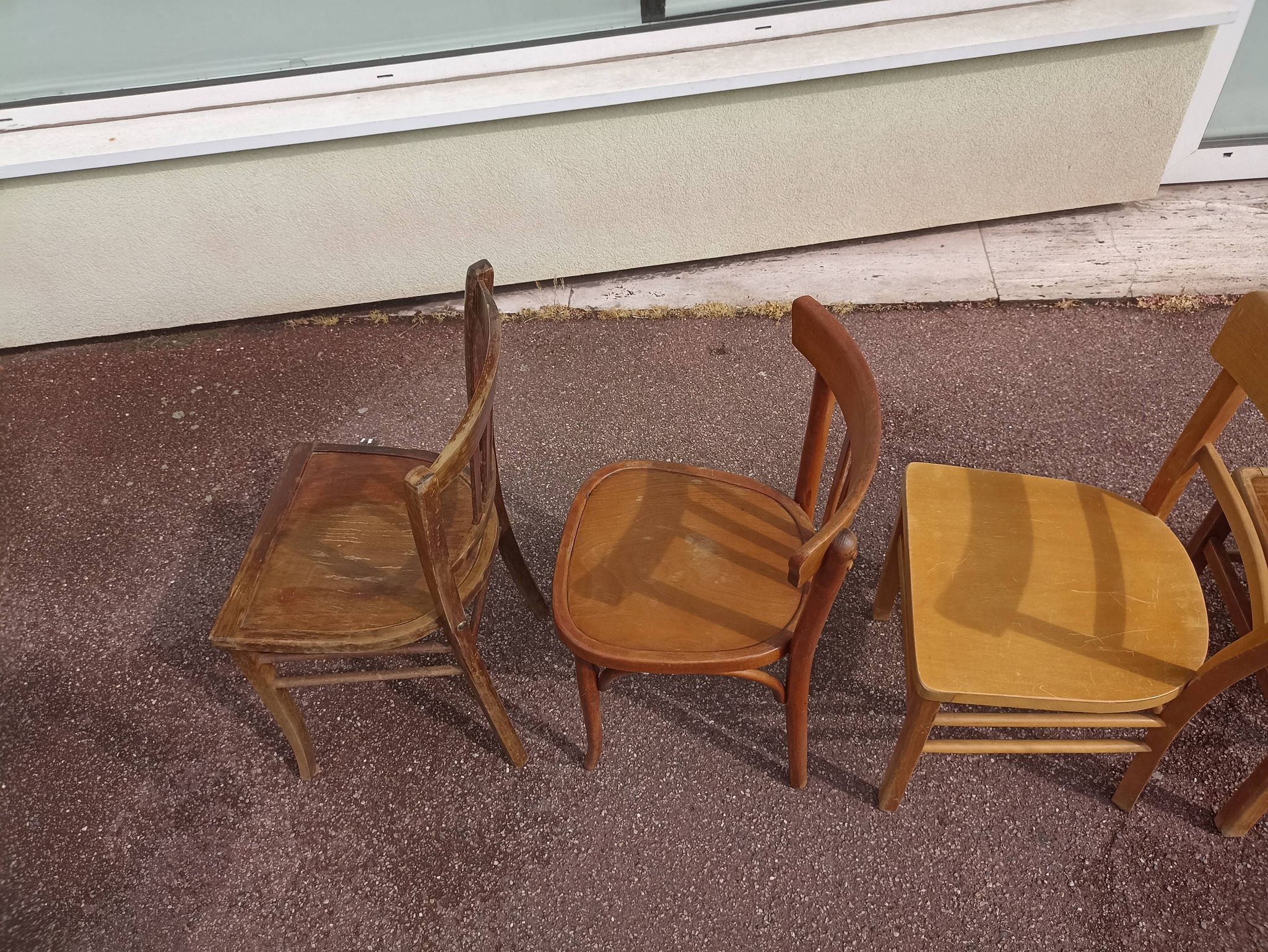 Set of 16 mismatched wooden bistro chairs - vintage - luterma