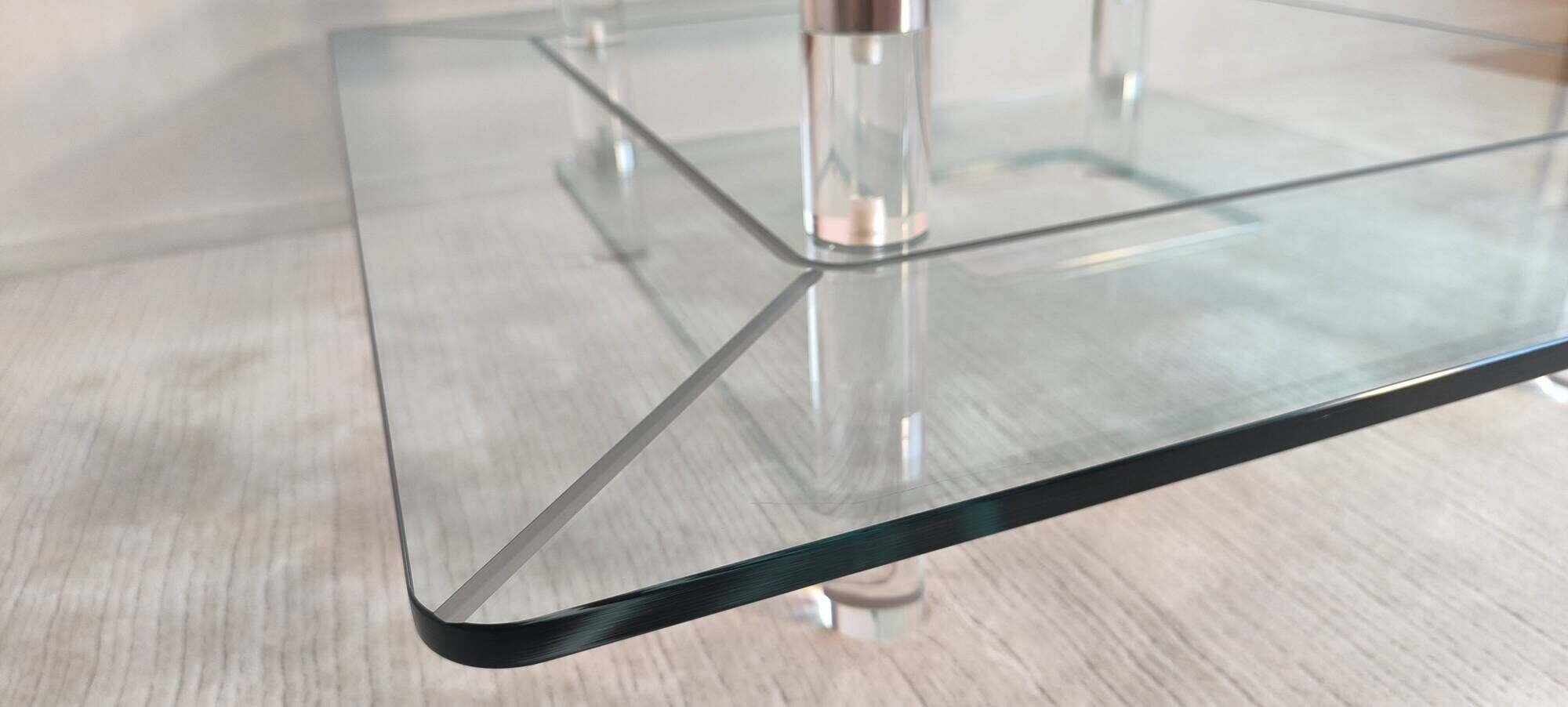 Marais international mtb110 - exceptional coffee table in altuglas & glass