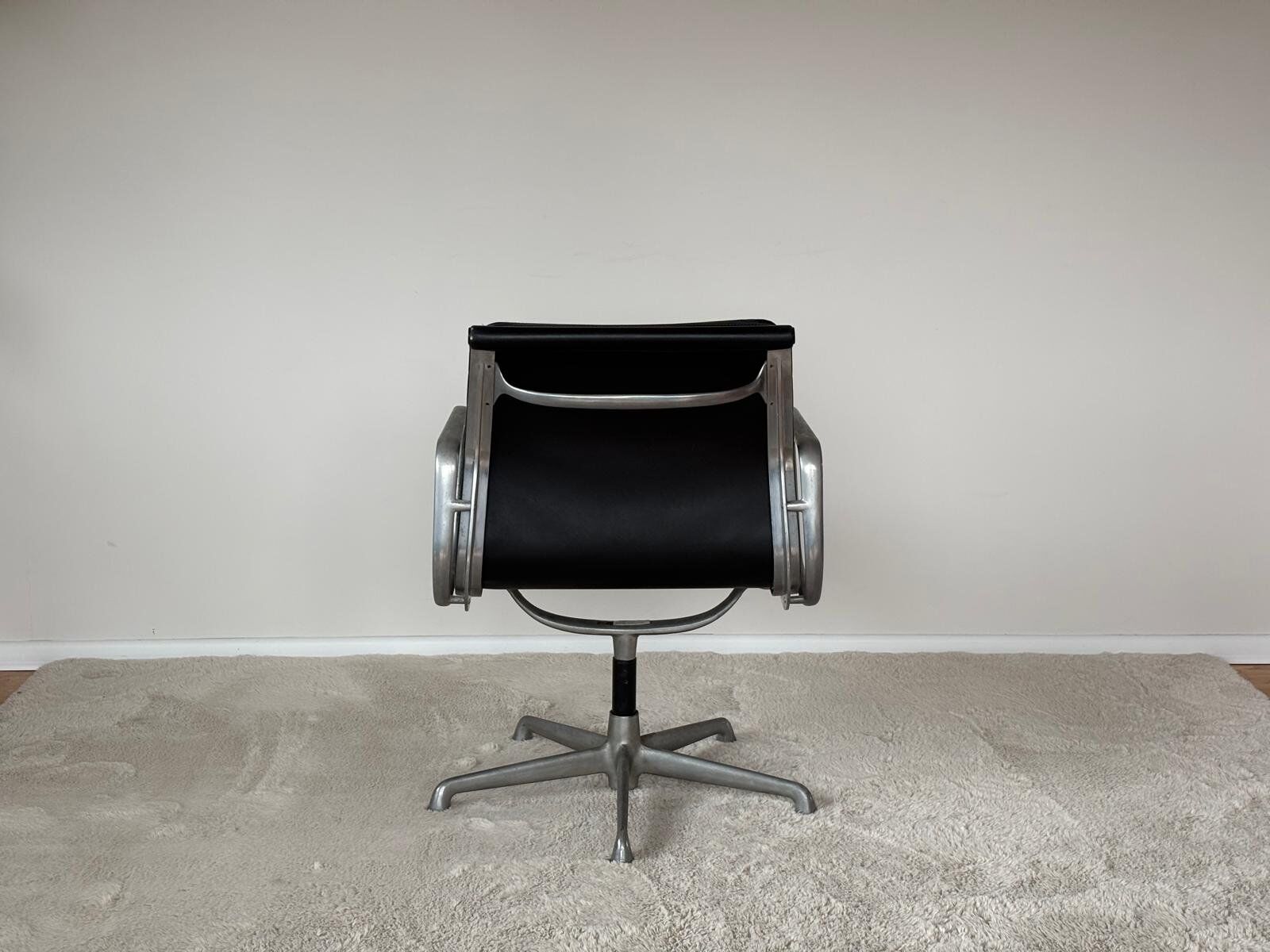 EA208 Soft Pad Chair by Charles and Ray Eames for ICF De Padova, 1973