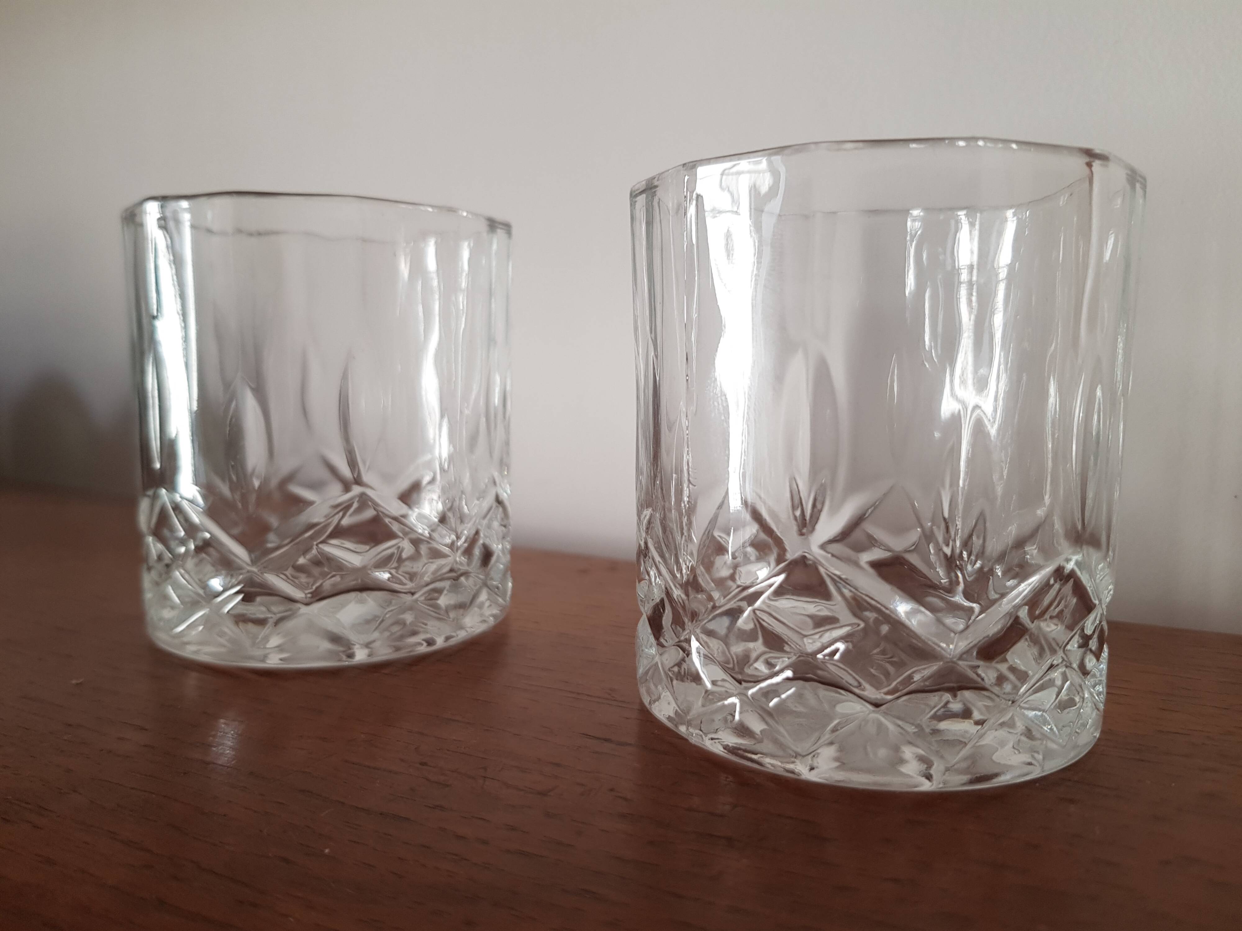 Set of 2 crystal whisky glasses