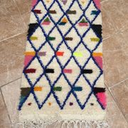 Small handmade Moroccan rug, small Beni Ouarain rug in Berber wool,