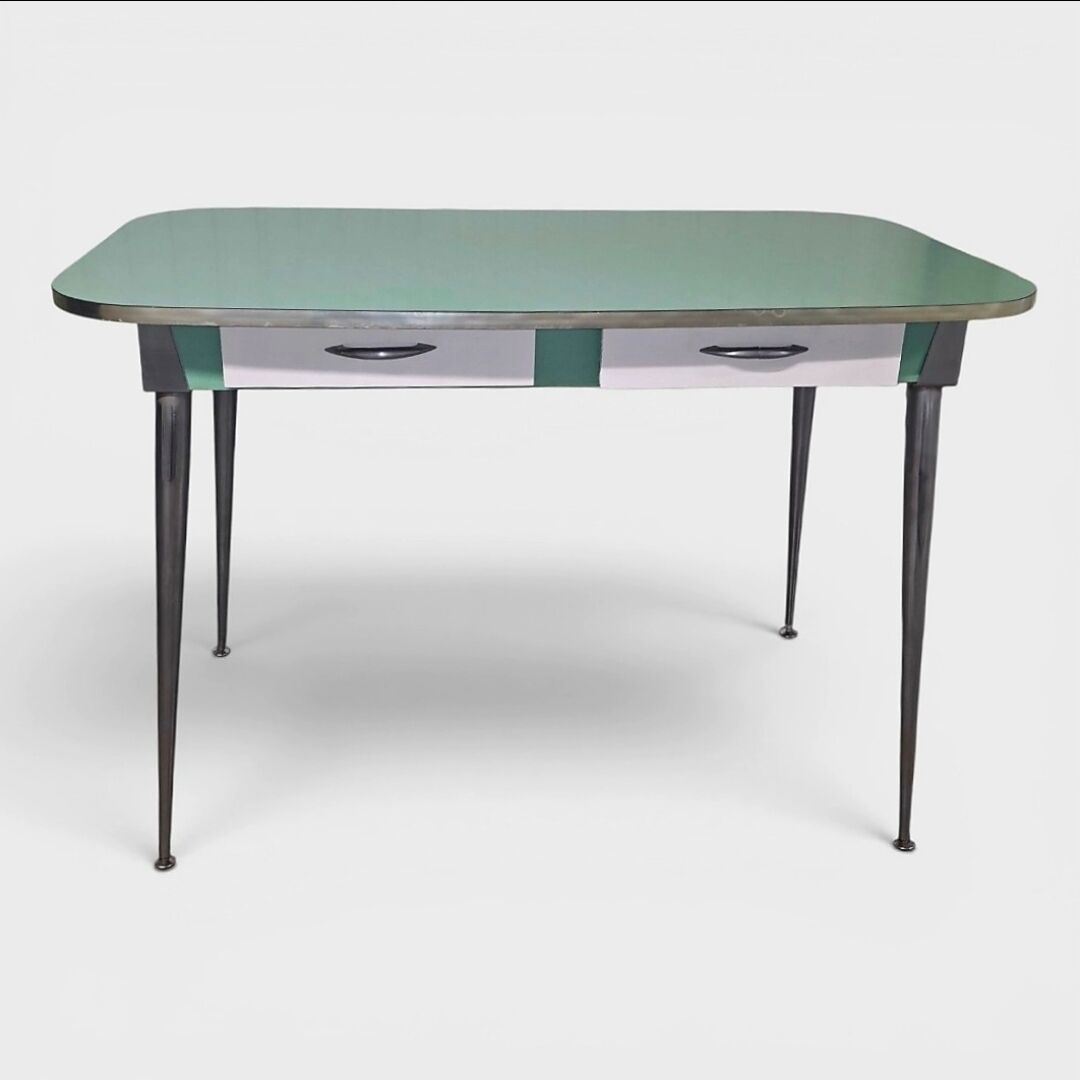 Ensemble Table à tiroirs & 2 Chaises Formica – Circa1950