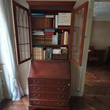 Secretary or English Scriban with showcase