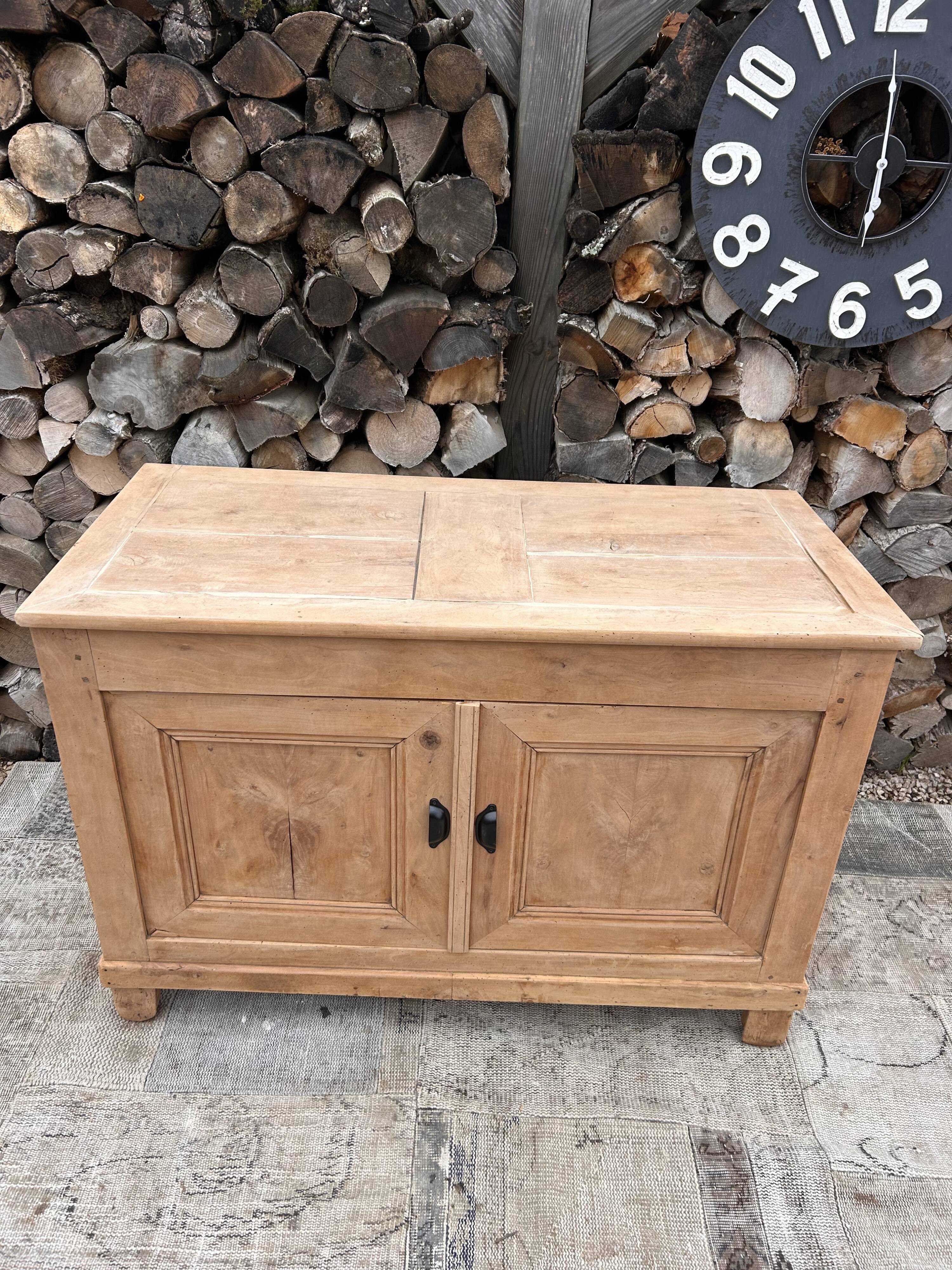 Buffet bois massif rénové