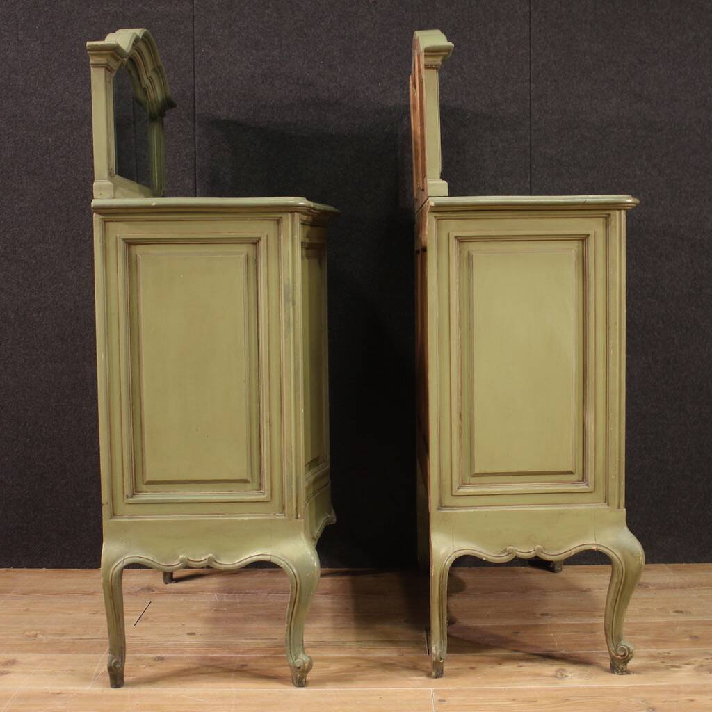 Paire de buffets italiens du XXe siècle avec miroir