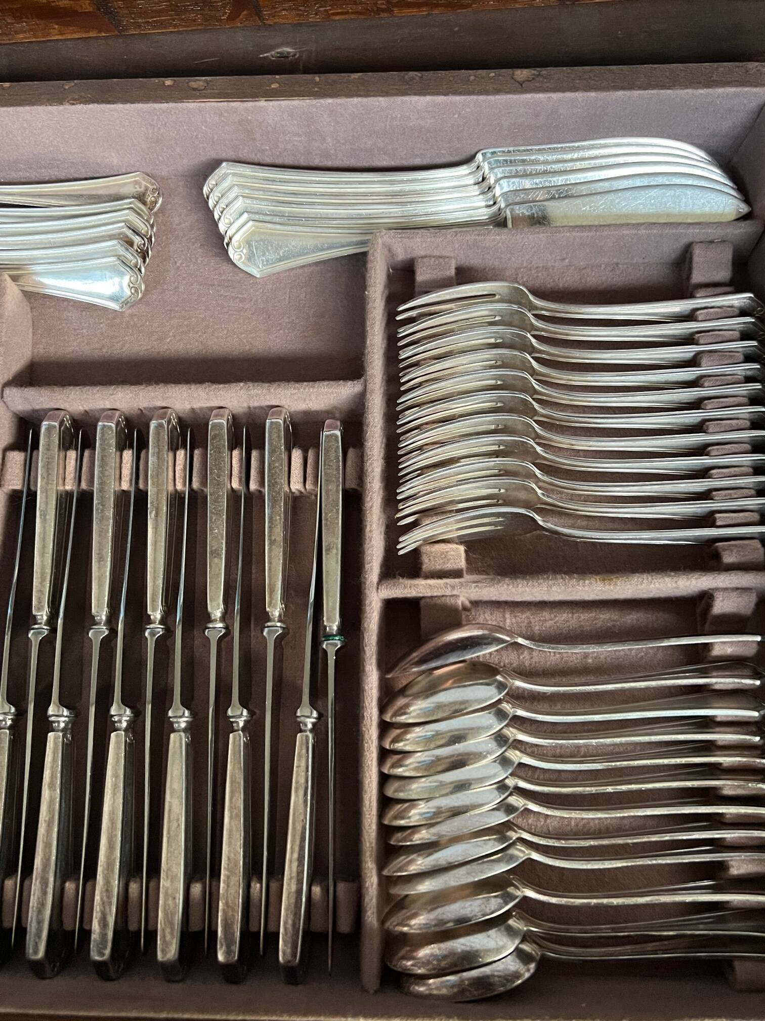 Wiskerman cutlery for 12 people - 127 pieces.