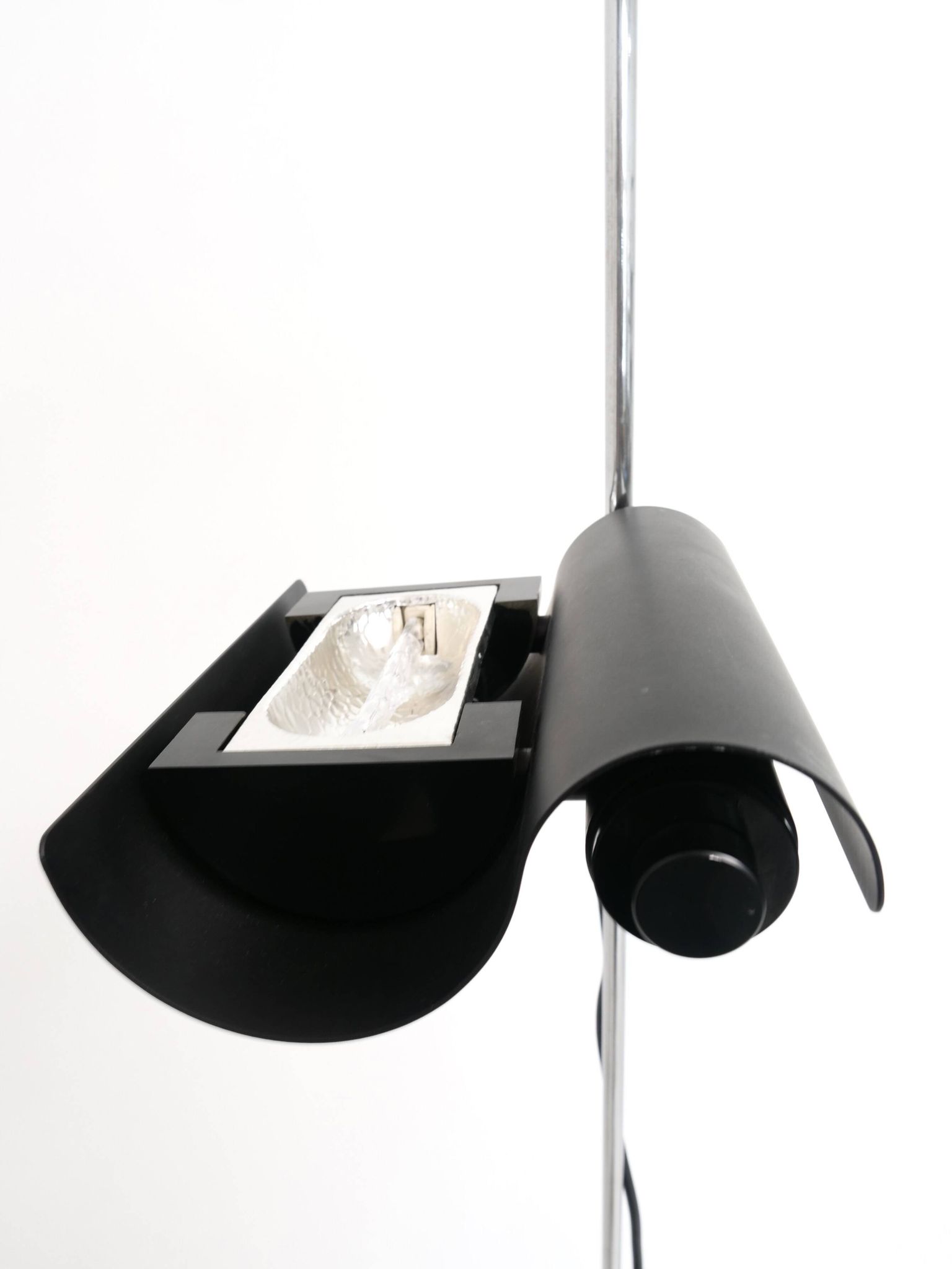 Lampadaire Oluce modèle DIM 333 de Vico Magistretti