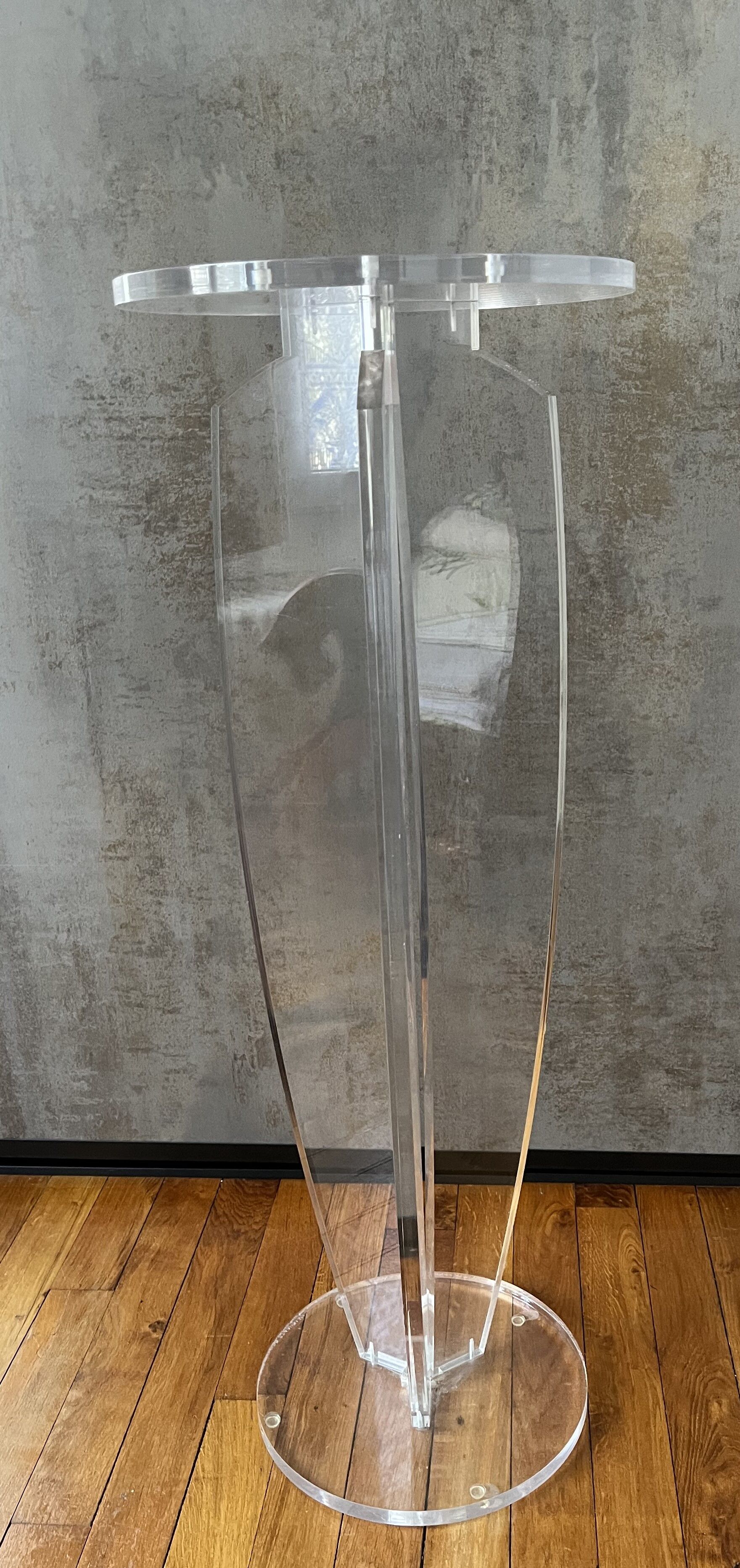 Sellette - Guéridon en plexiglas