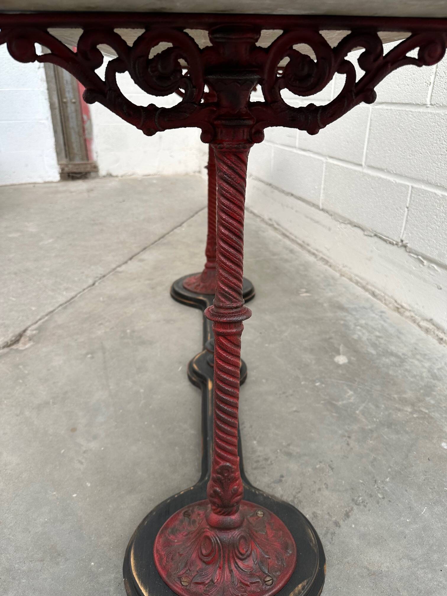 Late 19th century console in cast iron and marble