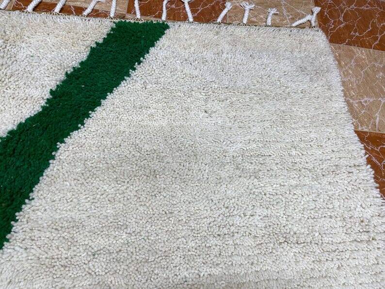 Handmade Berber rug size 150 x 250 cm