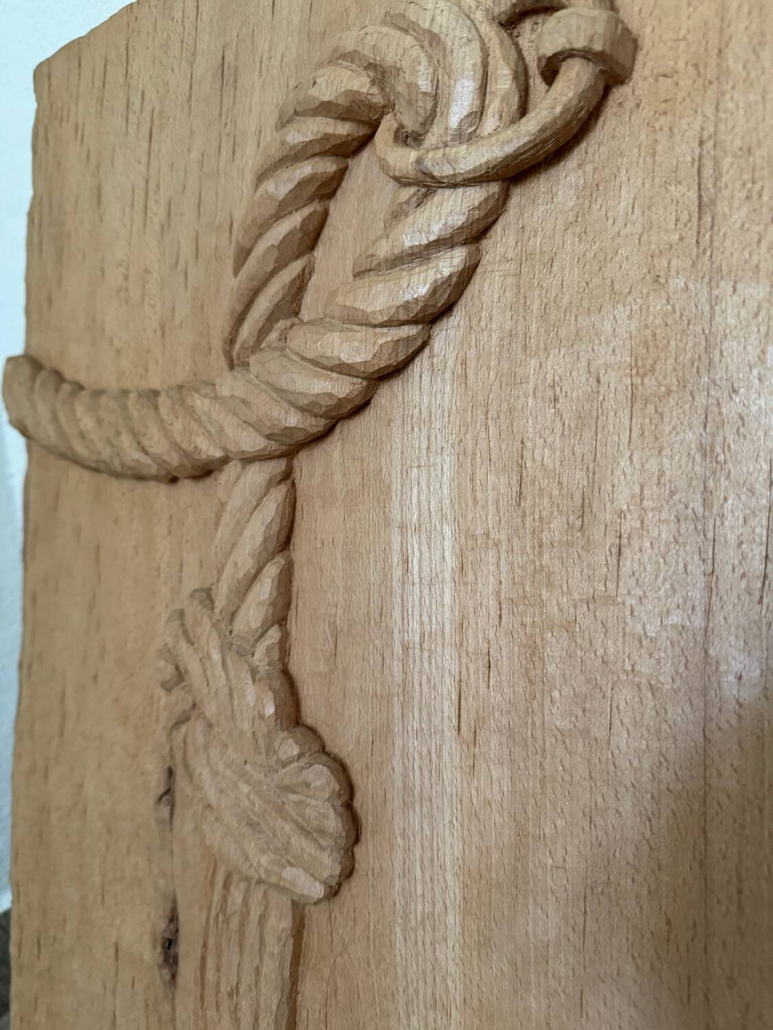 Sculpture bas relief noeud bois